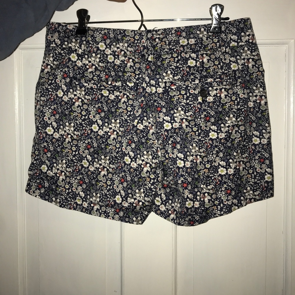 Patterned Loft shorts - Picture 2 of 3